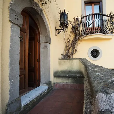 The Clock Borgo Gallodoro *