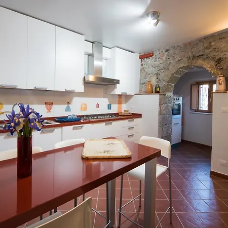 The Clock Borgo Gallodoro Holiday home Letojanni