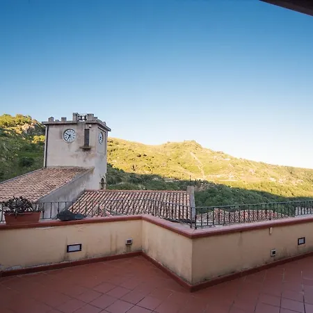 The Clock Borgo Gallodoro Holiday home