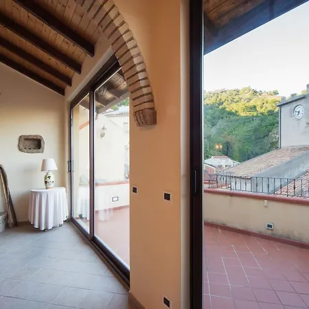 The Clock Borgo Gallodoro Holiday home Letojanni
